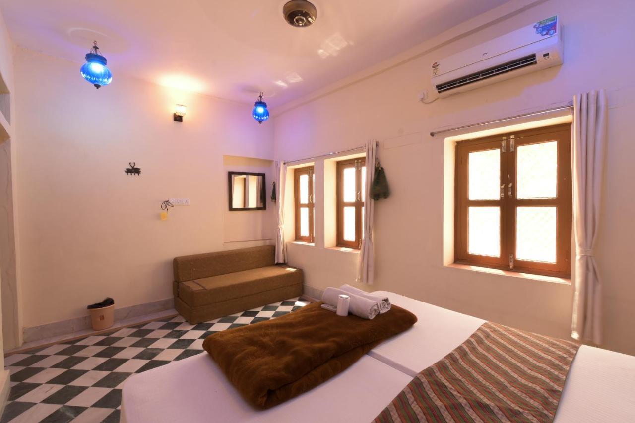Hotel Renuka Jaisalmer Bagian luar foto