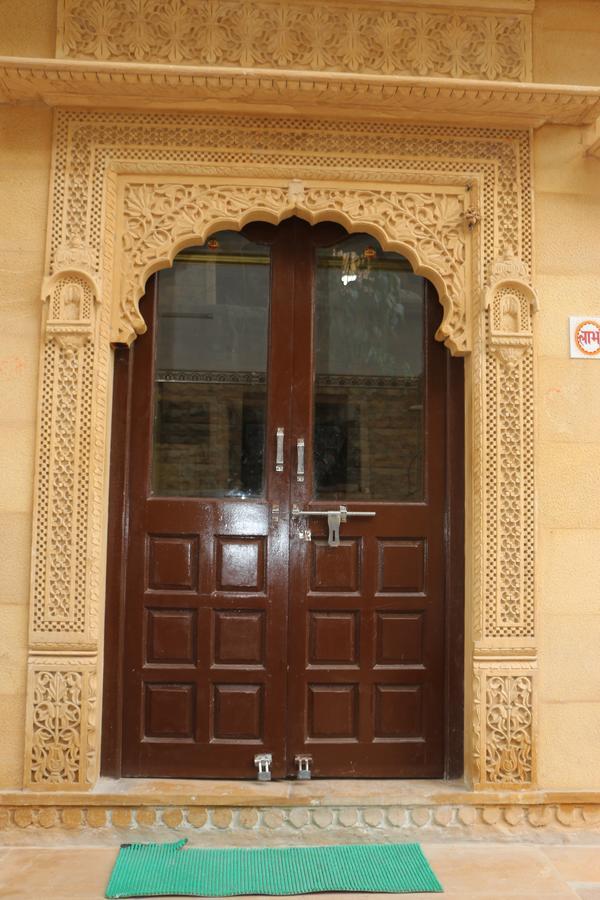 Hotel Renuka Jaisalmer Bagian luar foto
